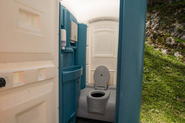 Best Portable restroom trailer rental  in Chesapeake Ranch Estates, MD